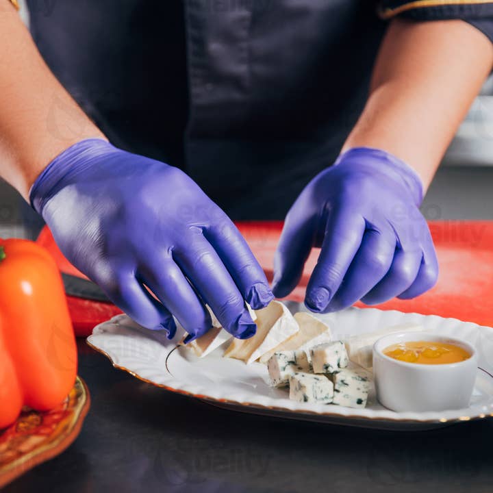 EcoQuality - Wholesale Cleaning Gloves - Small Blue Nitrile Exam Gloves, Disposable, Latex Rubber3