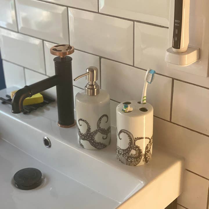 Bathroom Set for wholesale by Charlotte Clark Ltd