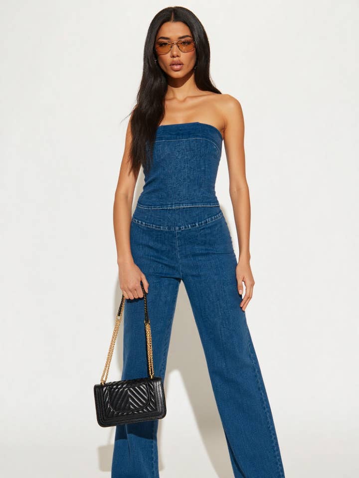 Set con fascia e jeans a gamba larga per la vendita all'ingrosso da parte di 5besties inc