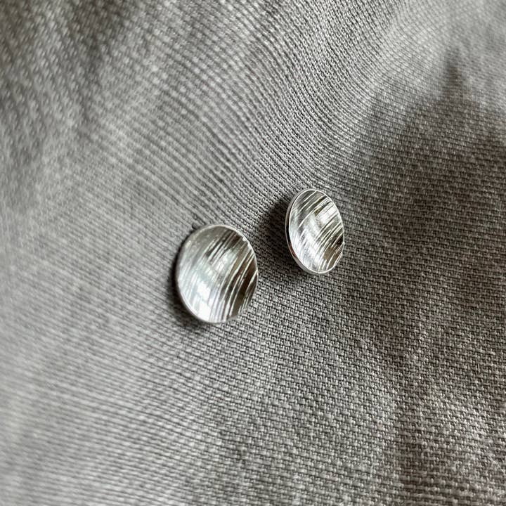 Borchie Luna Piena | Argento per la vendita all'ingrosso da parte di Naked Sage