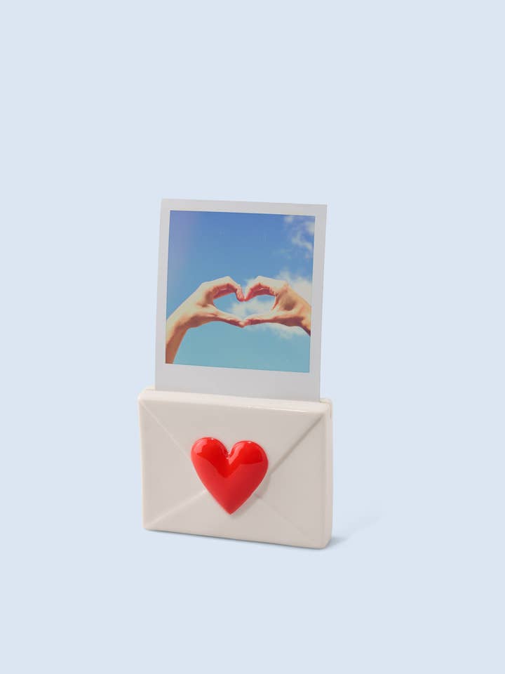 Heart photo holder for wholesale by Fluid market