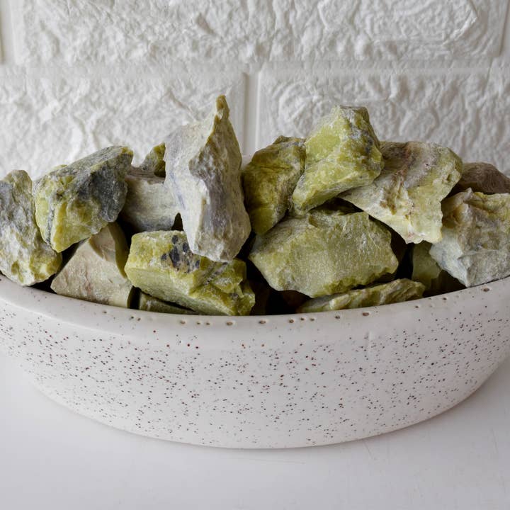 Soothing Crystals – Engroshandel Spirituelle sten og krystaller – 1 stk. rå sten | Serpentin | Helbredende rå krystaller7
