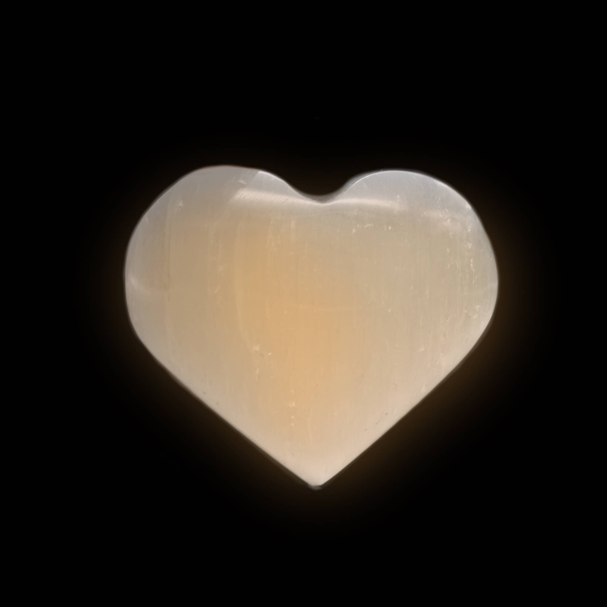 Designs by Deekay Inc. - Vente Pierre et cristal de spiritualité - Poufs en sélénite en forme de cœur (3)2