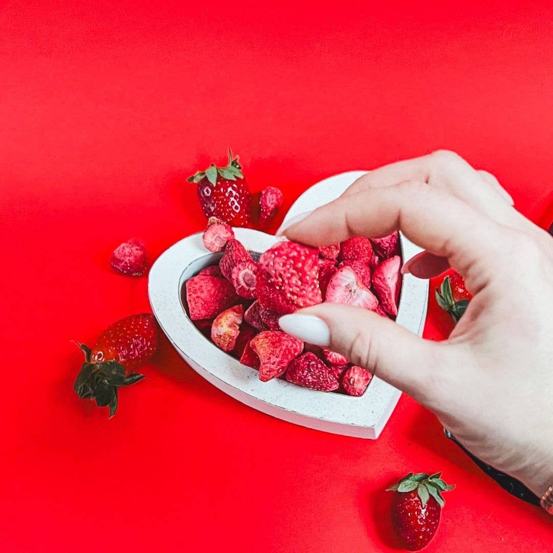 NutriBoom - Wholesale Dried/Dehydrated Fruit - Freeze Dried Strawberries: 17g and 35g packs5