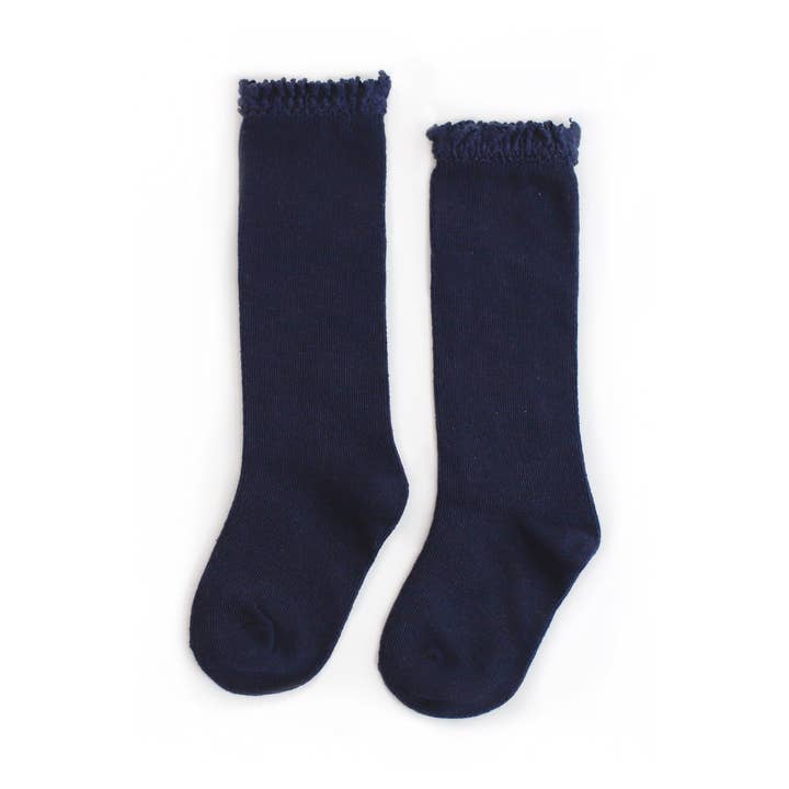 Marineblauwe kniekousen met kanten bovenkant voor wholesale door Little Stocking Co.