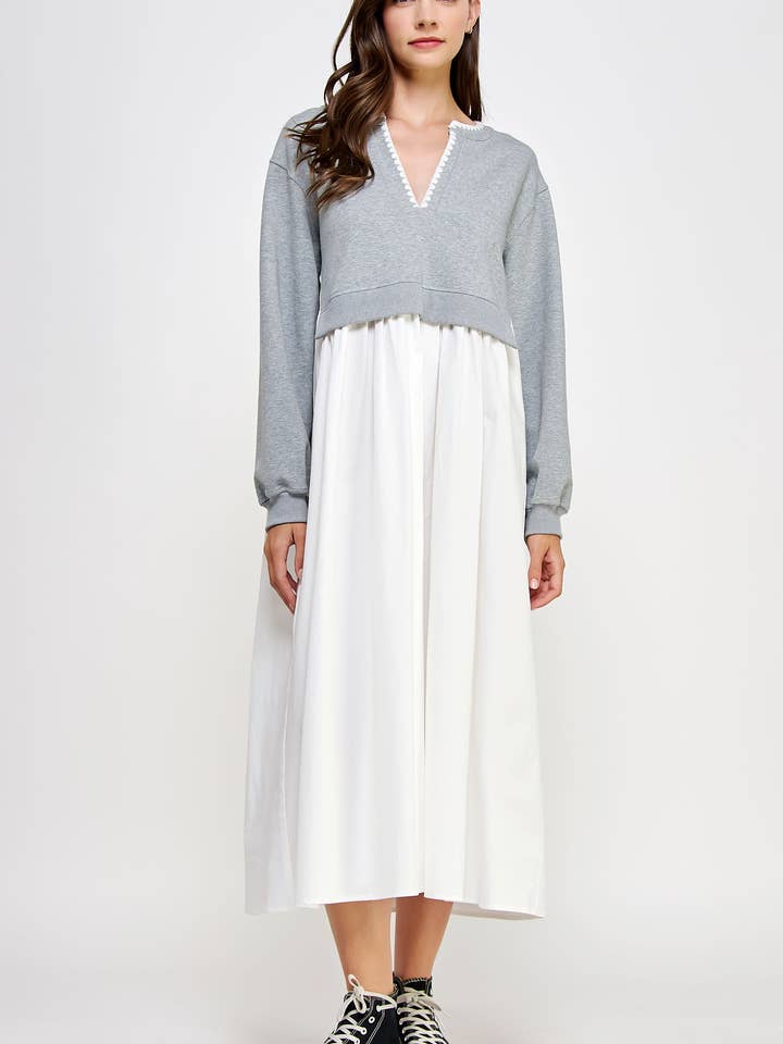 Robe mi-longue en sweat-shirt à bords brodés pour la vente par Strut & Bolt