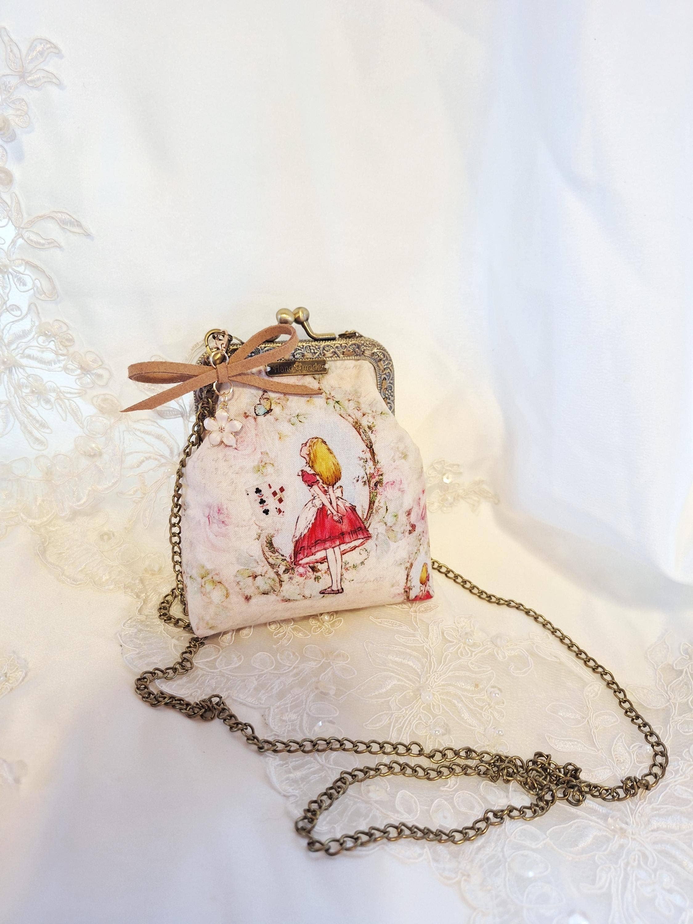 LeisTextileStudio - Wholesale Coin Purse - Women's - Handmade Alice In Wonderland Kiss Lock Coin & Card Purse5