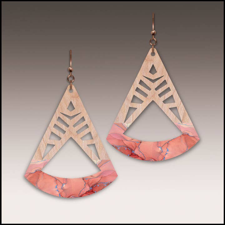 Massiv mahogni træ øreringe-J38M for engroshandel hos Willow by Illustrated Light