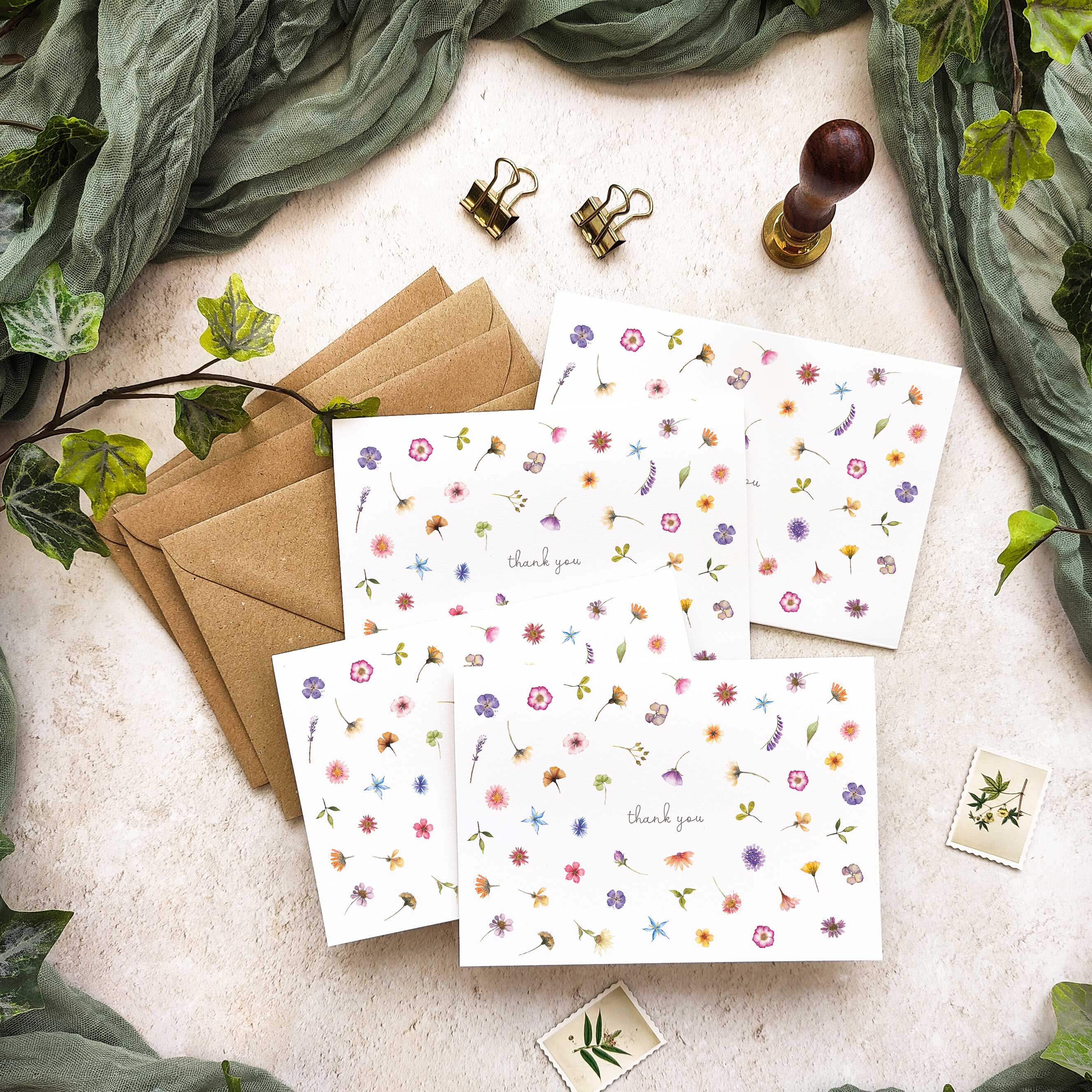 Paper Willow – wholesale Thank you card – Pressed Flower Folded Set of 6 Thank You Cards and Envelopes1