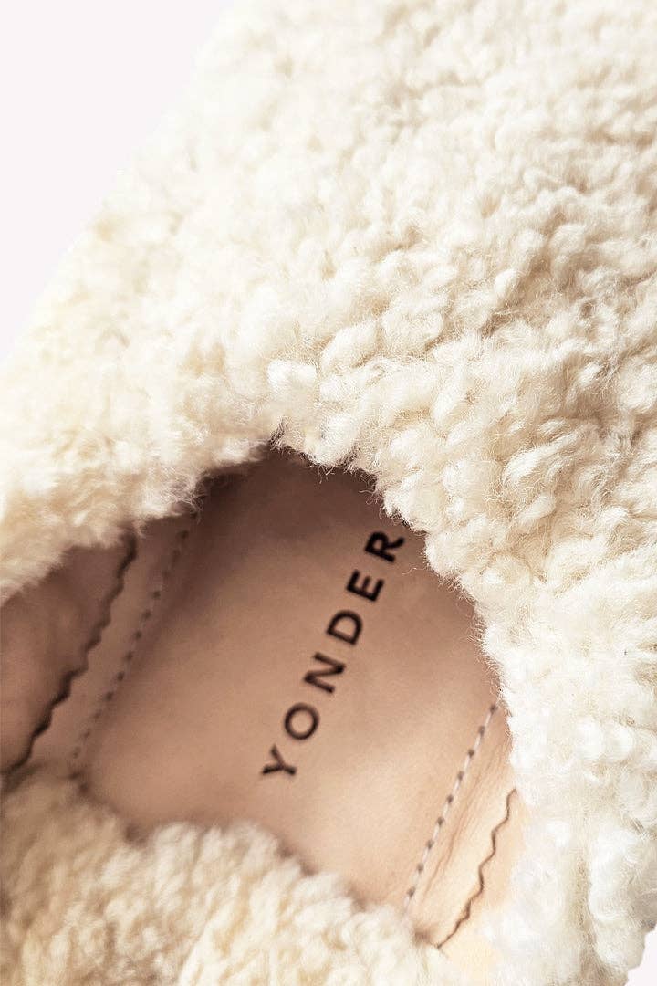 YONDER. - Vente Chaussons – femme - Chaussons babouches en peau de mouton1