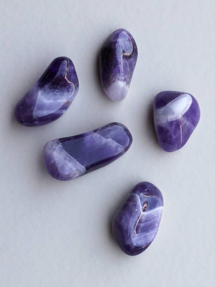 Améthyste - Ensemble de 10 cristaux pour la vente par JaxKelly Candles