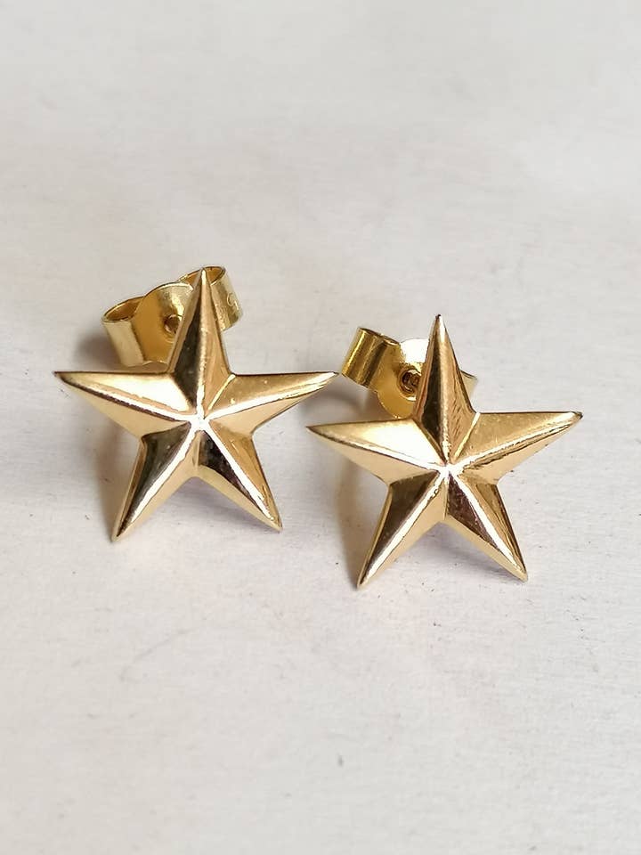 Pendientes de estrella hechos de oro amarillo de 18 quilates para venta al por mayor de Andrew O'Dell Jewellery