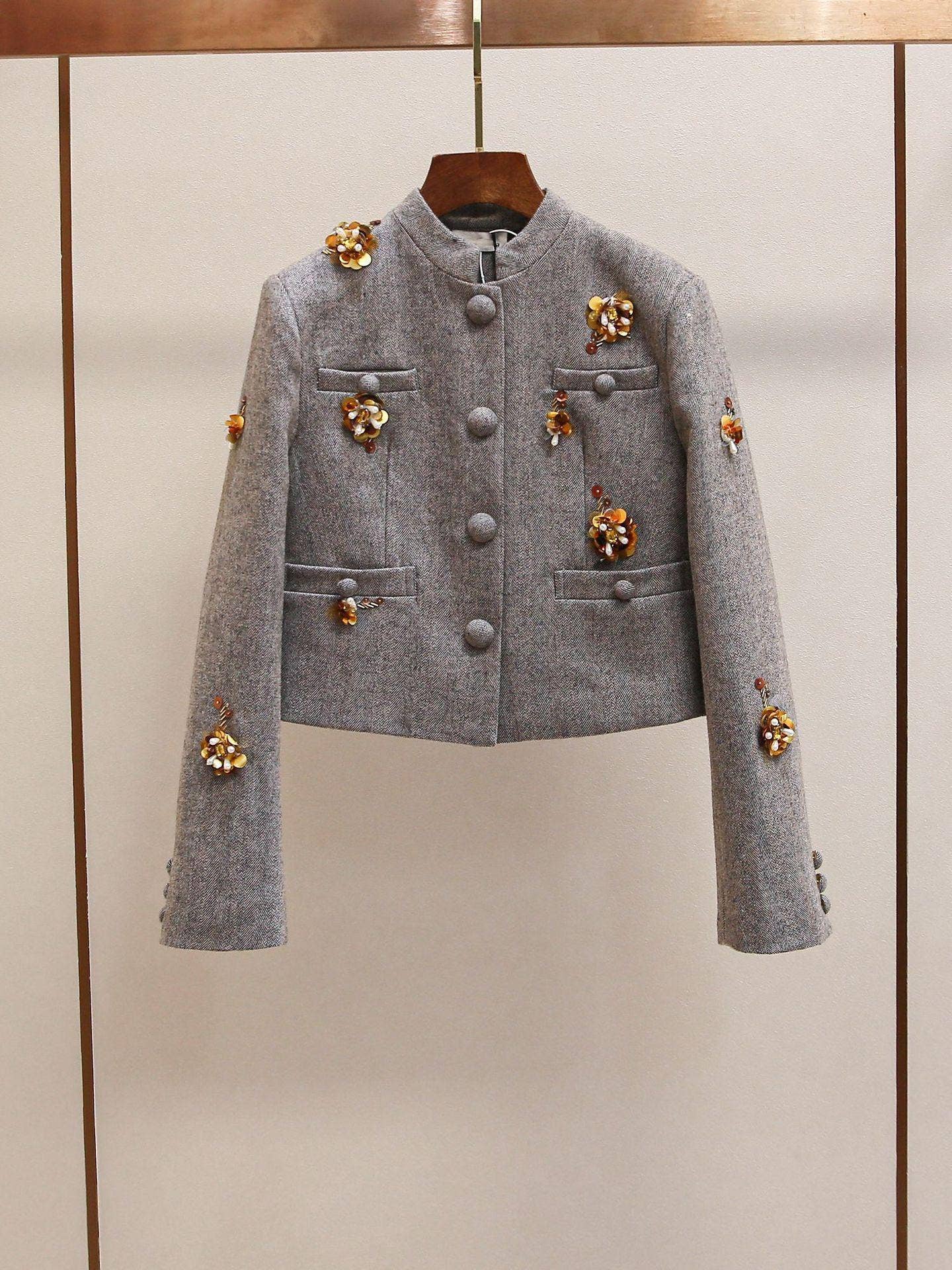 Productseeker – Großhandel Jacke – Damen – SET221Y Elegantes Wollkostüm mit Perlenbesatz, bestehend aus Jacke und Rock1