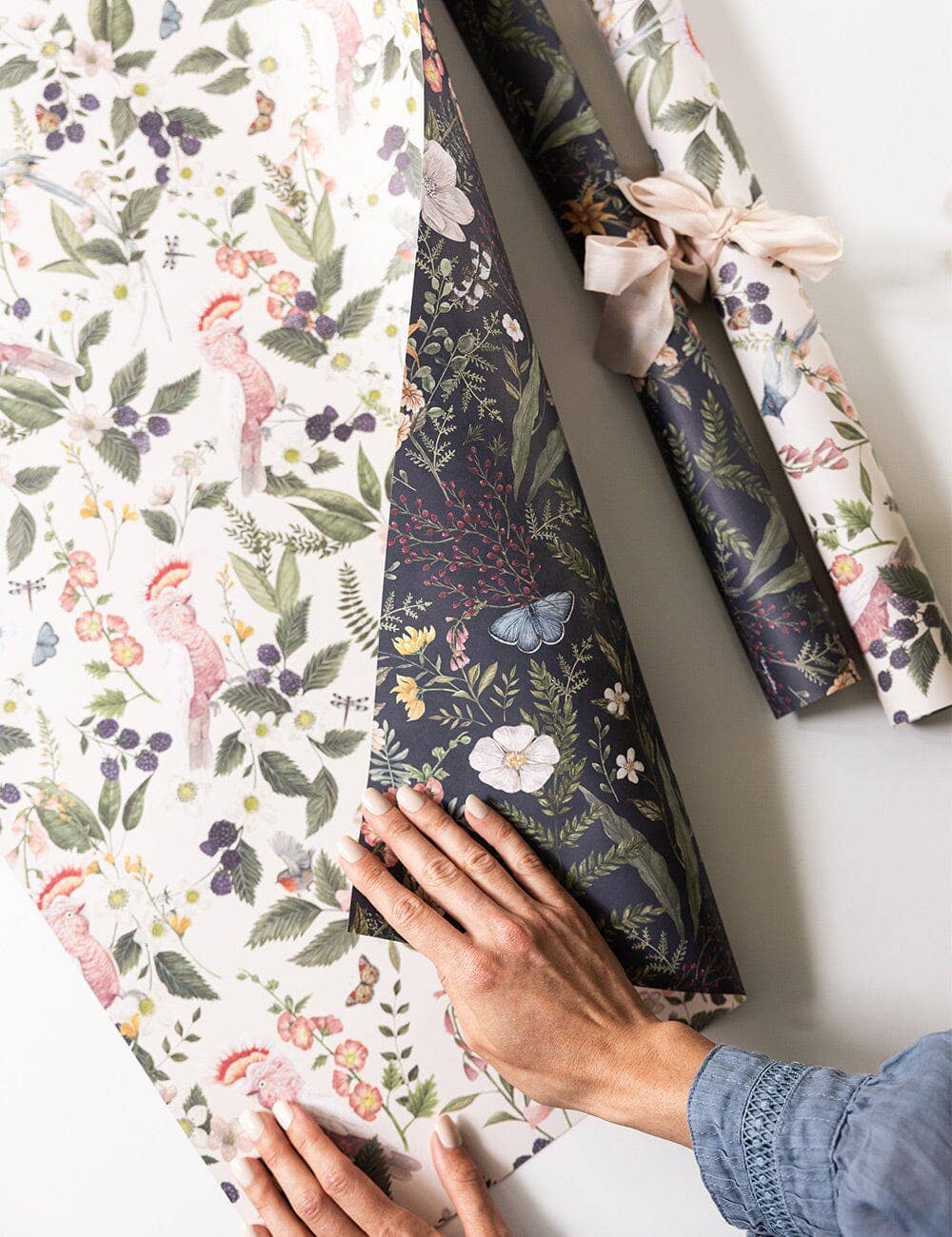 Bespoke Letterpress – Großhandel Geschenkpapier in Bögen – Kakadu / Dämmerung in Blüte 6er-Pack Geschenkpapierbögen10