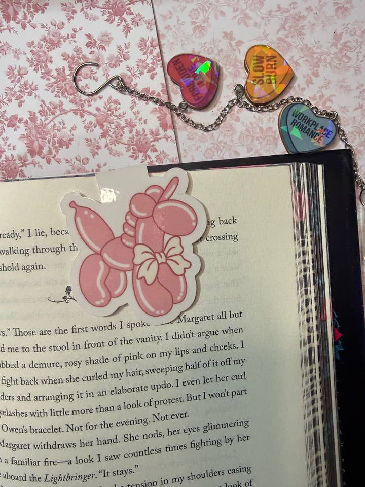 Croquette balloon unicorn magnetic bookmark for wholesale by Brinnvill Books