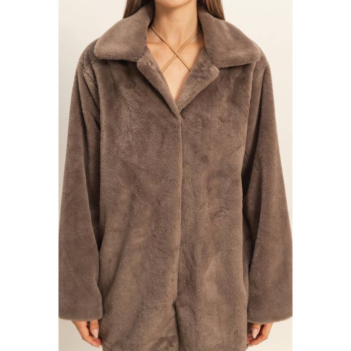 HYFVE - Wholesale Coat - Women's - Oversized Soft Faux Fur Coat8