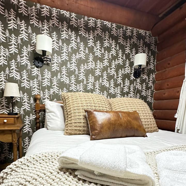 Papel pintado en cascada por Cassandra Zaniboni para venta al por mayor de Loomwell Home Goods