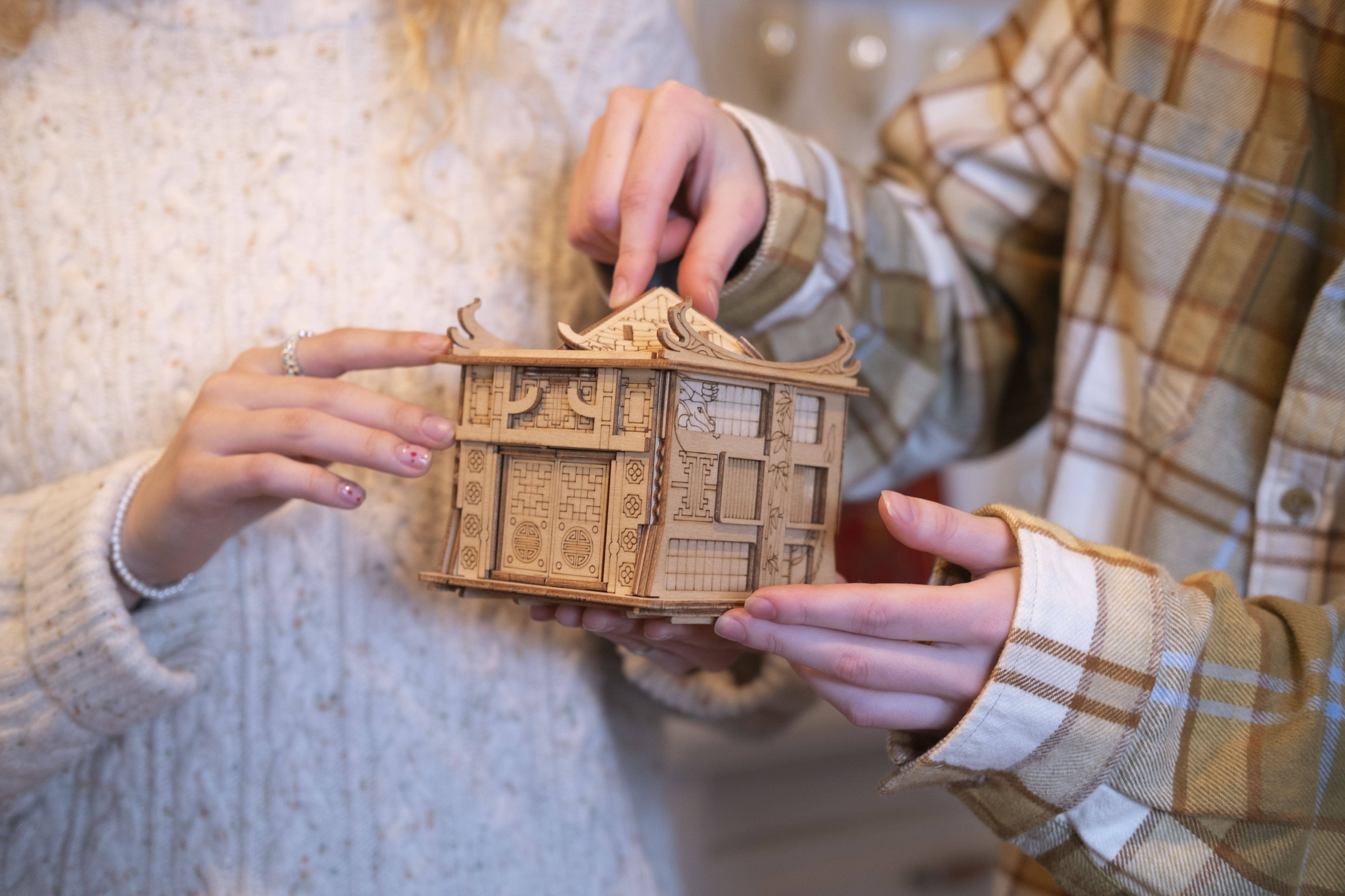 EscapeWelt GmbH – Großhandel Puzzle - Erwachsene – HOUSE OF THE DRAGON - Escape-Rätselspiel im handlichen Format1