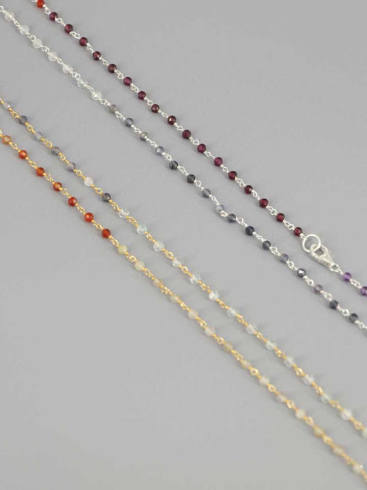 Collana con catena e 7 pietre preziose dei chakra per la vendita all'ingrosso da parte di Culture Spot