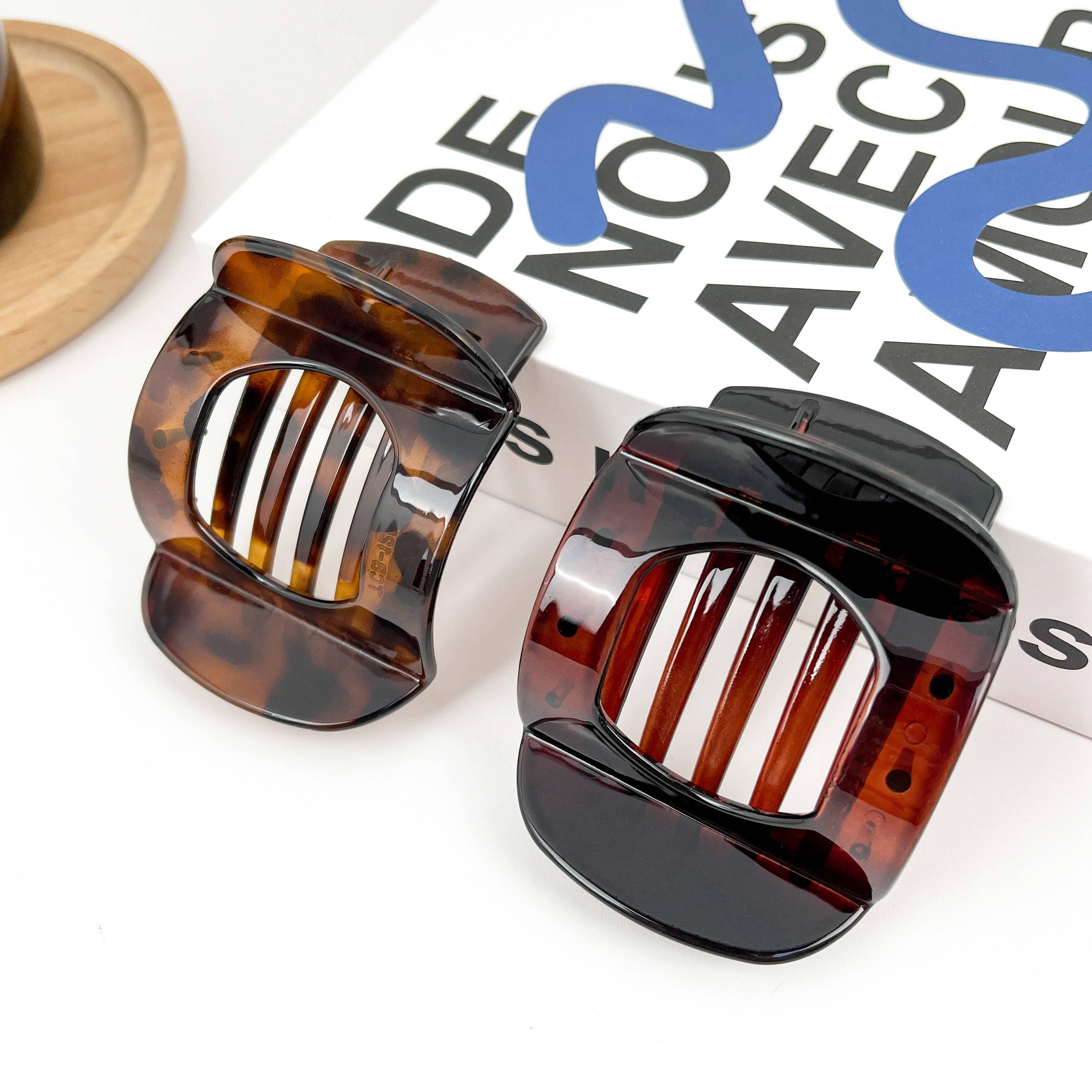 TheDivaSoap - Wholesale Hair Clip - Women's - Flat Round Hair Claw Clip, Autumn and Winter Retro Hair Clip3