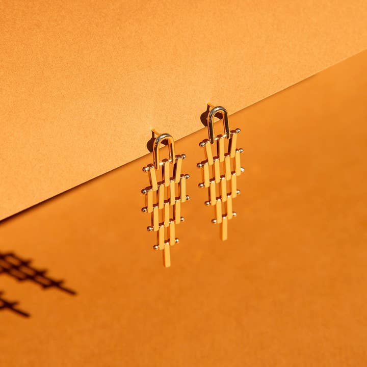 Arched Link Earrings for wholesale by Covet