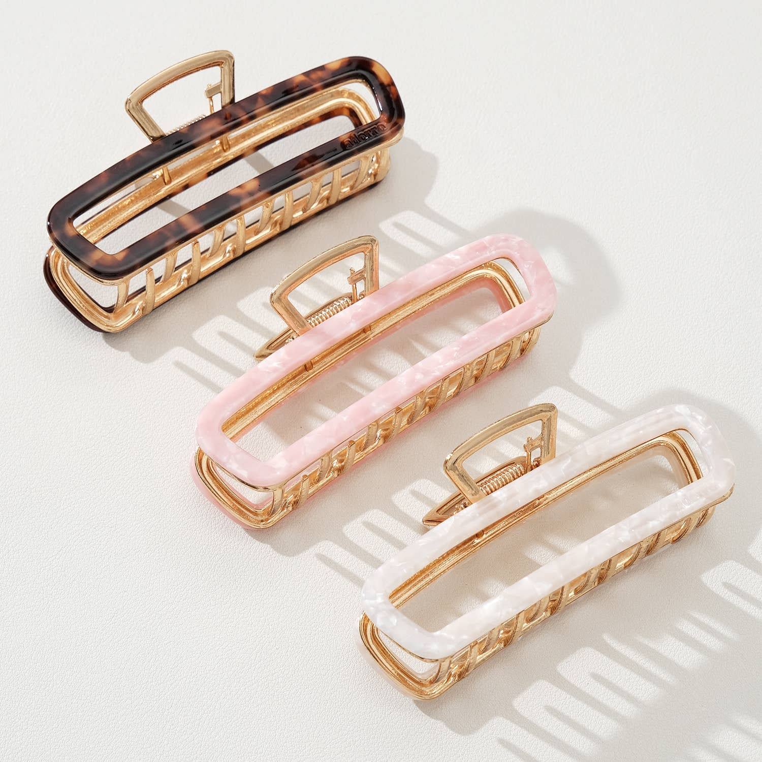 Assorted Harlow | Medium Hollow Rectangle Metal Claw Clip for wholesale on Faire3