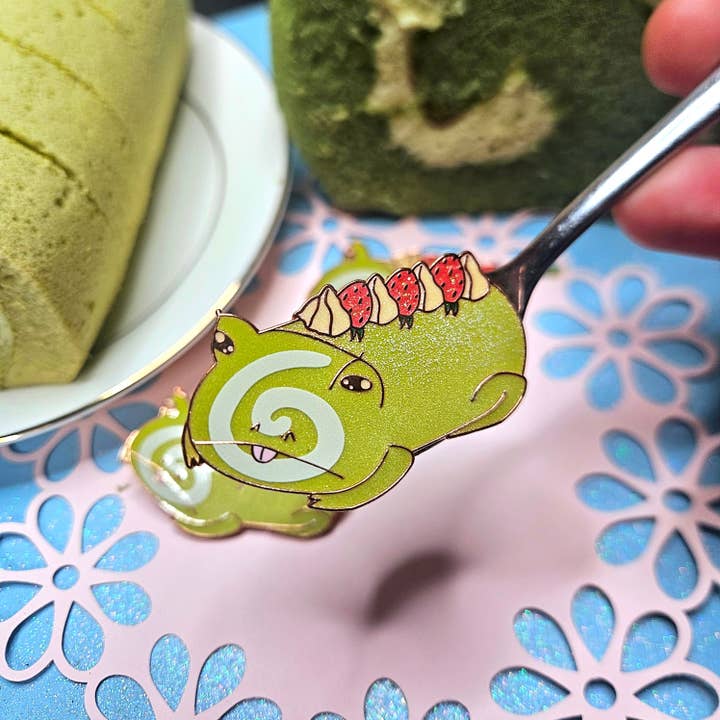 Floating Frogs - Wholesale Lapel Pin/Button - Matcha Cake Roll Frog Enamel Pin2
