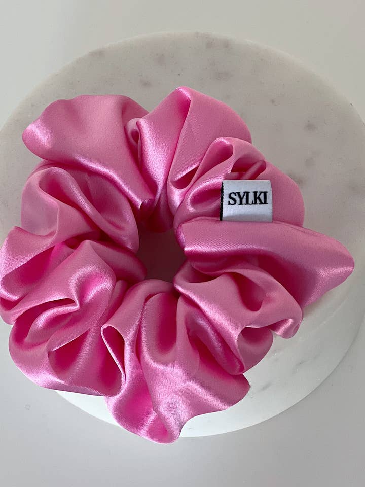 Scrunchie in pura seta rosa gomma da masticare per la vendita all'ingrosso da parte di SYLKI