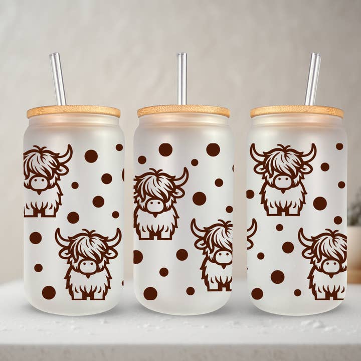 SKS Design Studio - Wholesale Drinking Glass/Cup - Highland Cow | 20 oz Glass Tumbler with Bamboo Lid & Straw