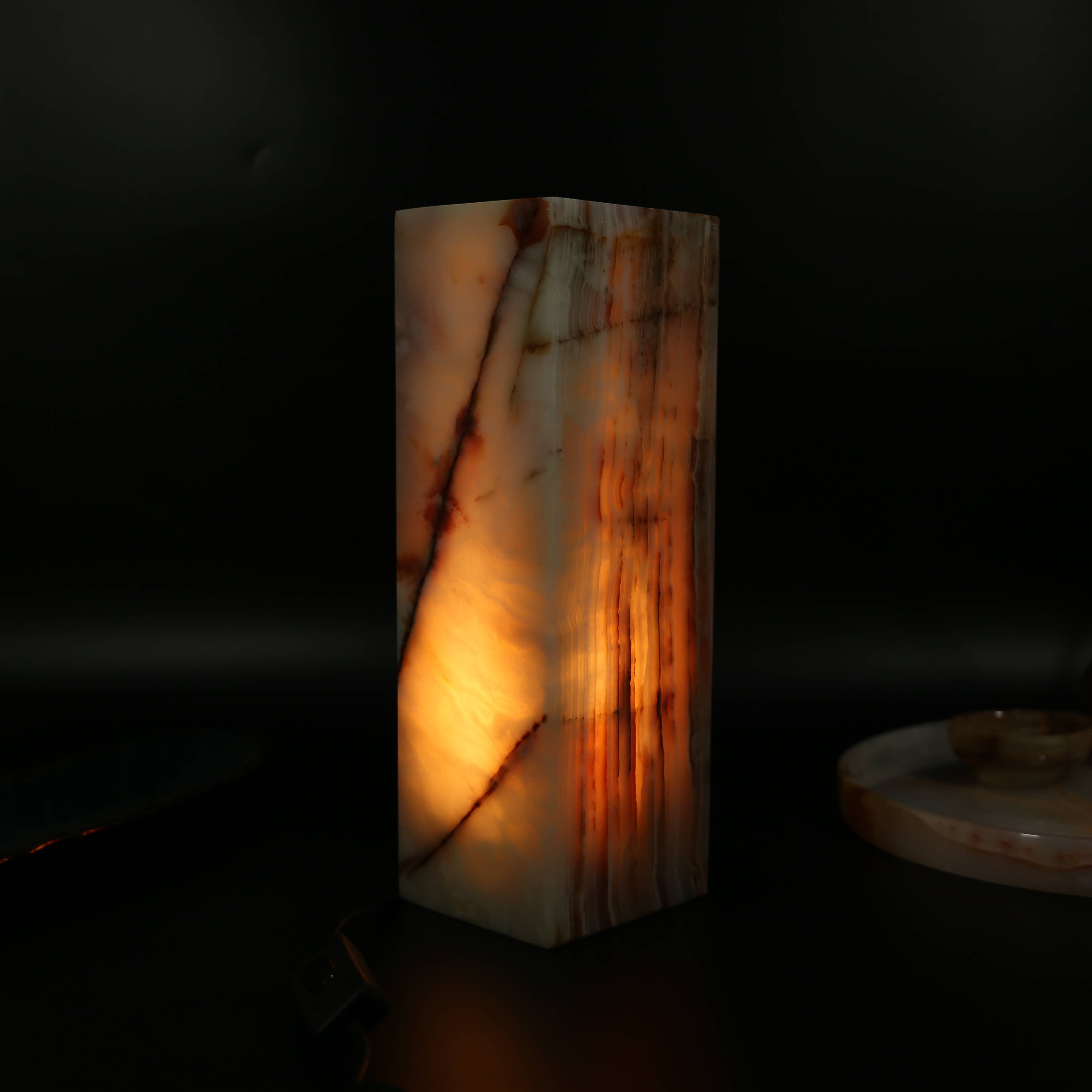 Gemstone Gifts Ltd. – wholesale Accent/desk lamp – Onyx Cube Tower Lamp 12"10