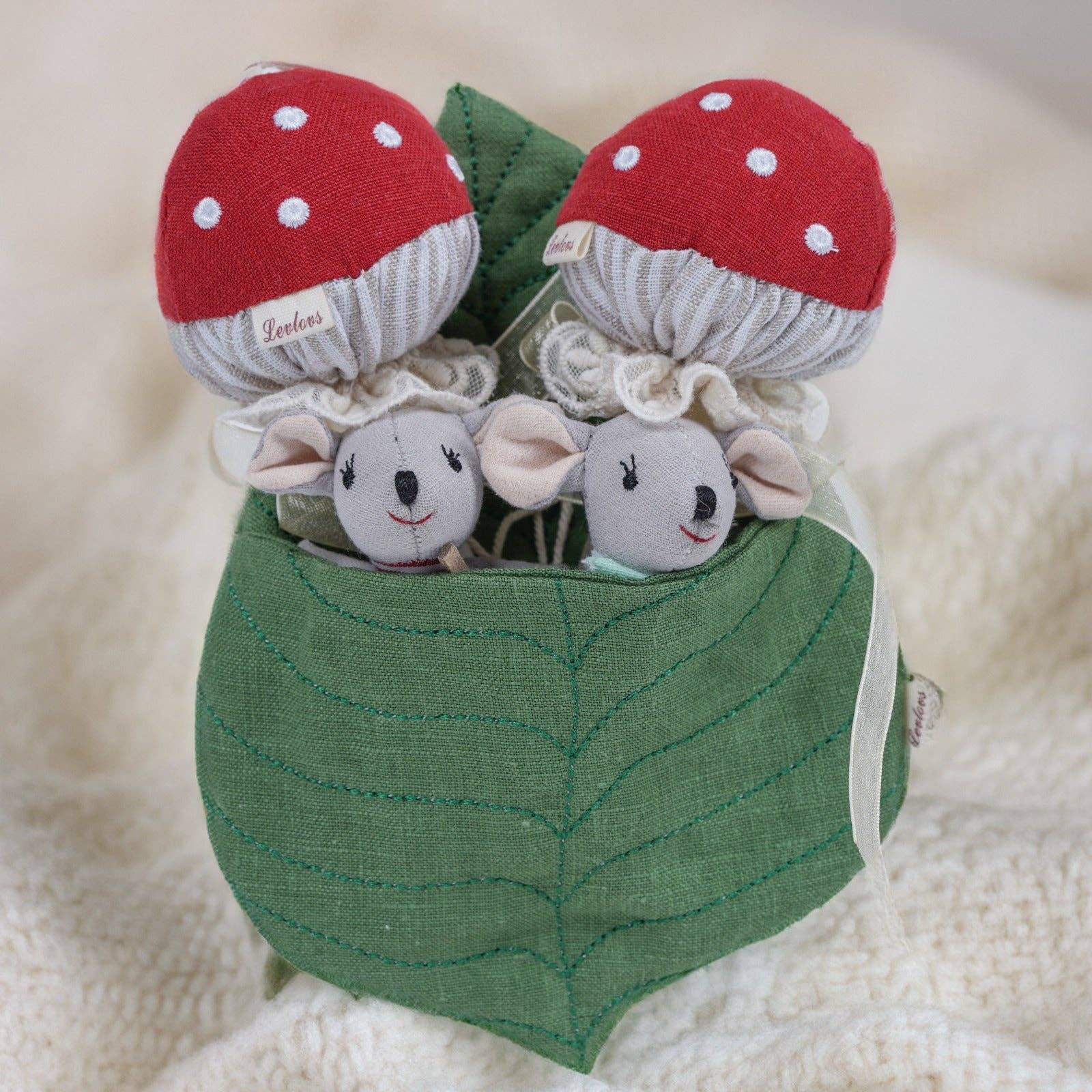 LEVLOVS - Wholesale Stuffed/Plush Toy - Kids & Baby - Fluffy Baby Mice in Cheese Box2