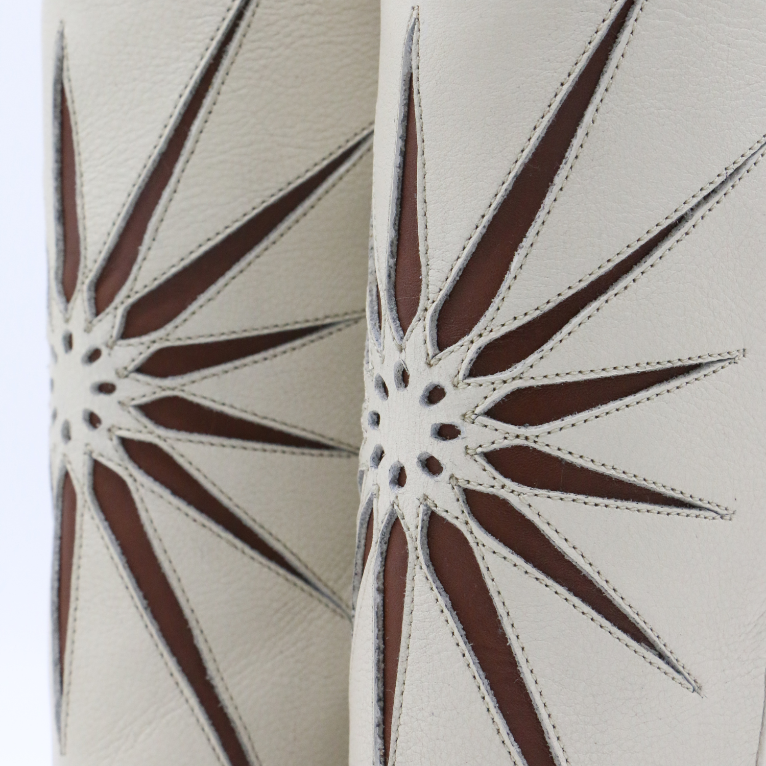 Elfenbein Mondaufgang Western-Cowboystiefel aus elfenbeinfarbenem Leder Damenschuhe für den Großhandel auf Faire10