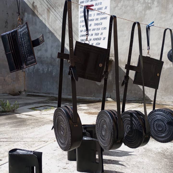 Purse & Clutch - Wholesale Clutch Bag - Women's - Everyday Leather Clutch Purse in Black9