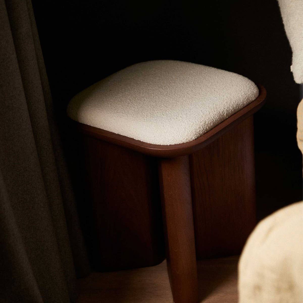 Gabrielle Paris - Mobilier - Venta al por mayor Puf - Puf de madera lacada LAZARE6