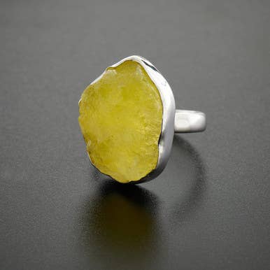 Brucite uttalande ring för wholesale av Nugent Jewelry