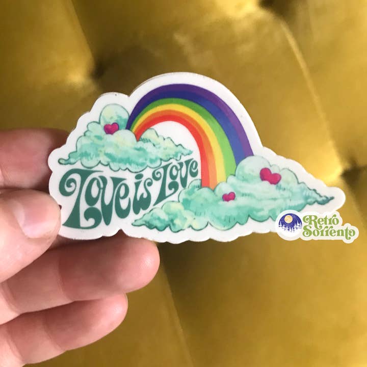 Pegatina Orgullo LGBTQ+ Love is Love para venta al por mayor de Retro Sorrento