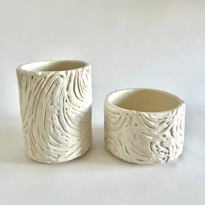 White Curved Line Vase (Short) for wholesale by Parallel Hands