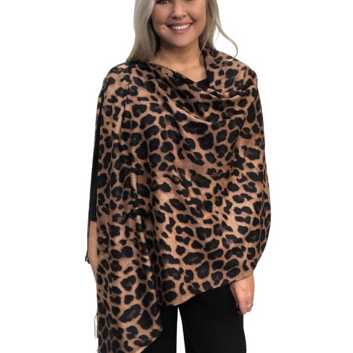 3305 - Ruskindsklud Dyreprint Button Sjal for engroshandel hos The Magic Scarf Company