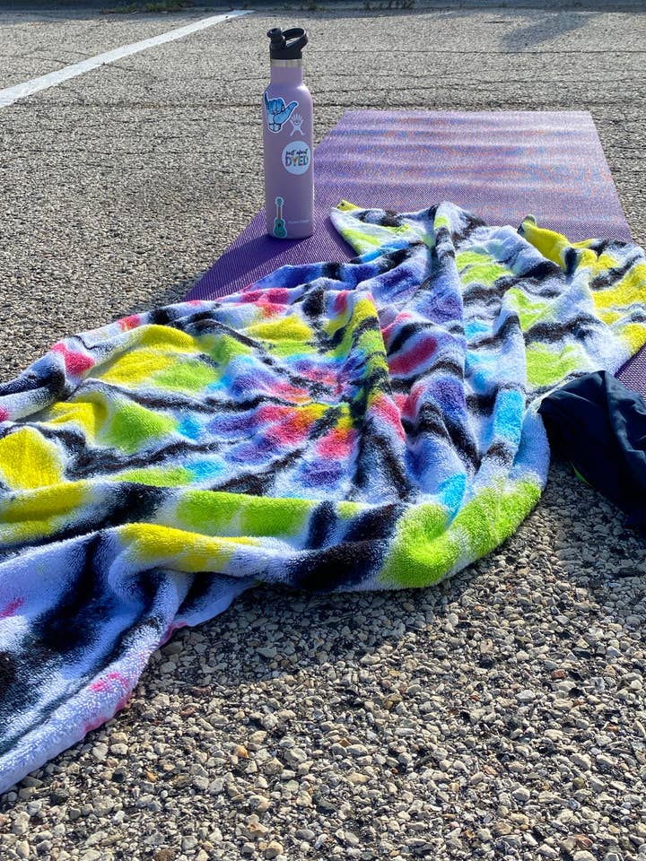 Serviettes de plage/serviettes de bain pour la vente par Just About Dyed