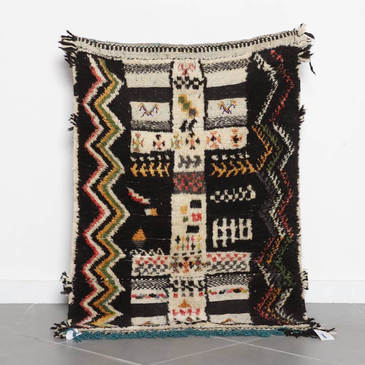 Handmade Moroccan Black & White Geometric Rug for wholesale by MUSMUSRUGS