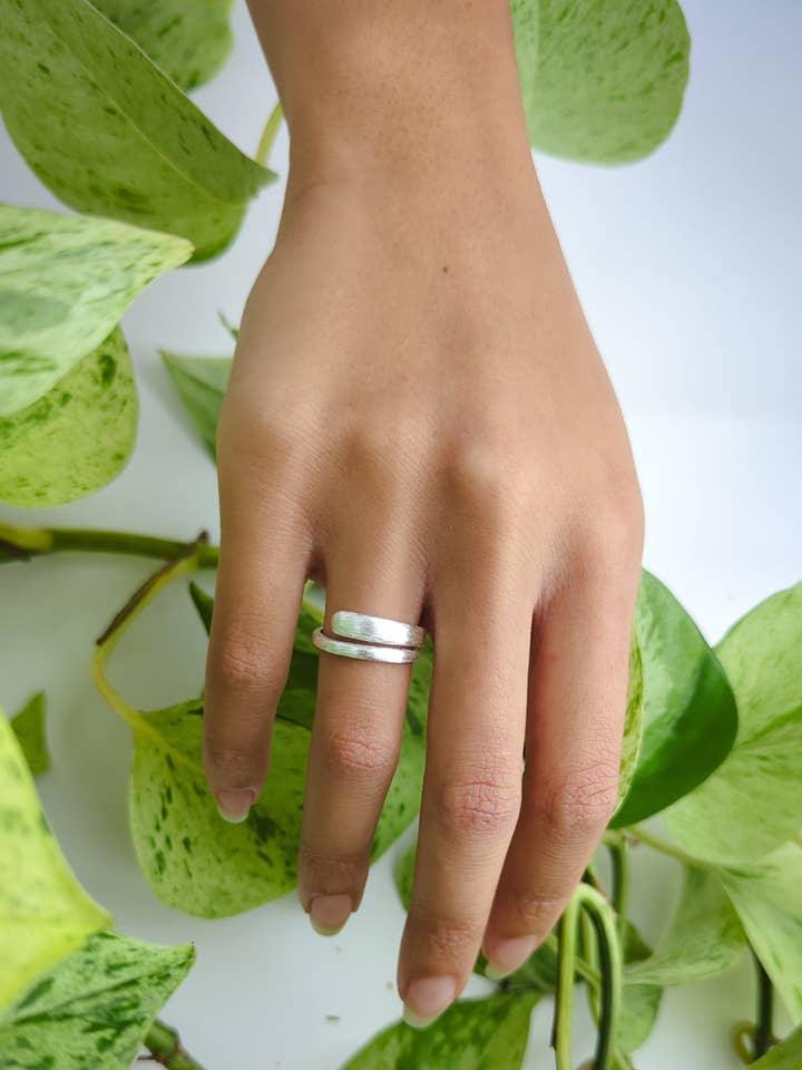 La Bague Serpent Enveloppante pour la vente par Ash & Rose