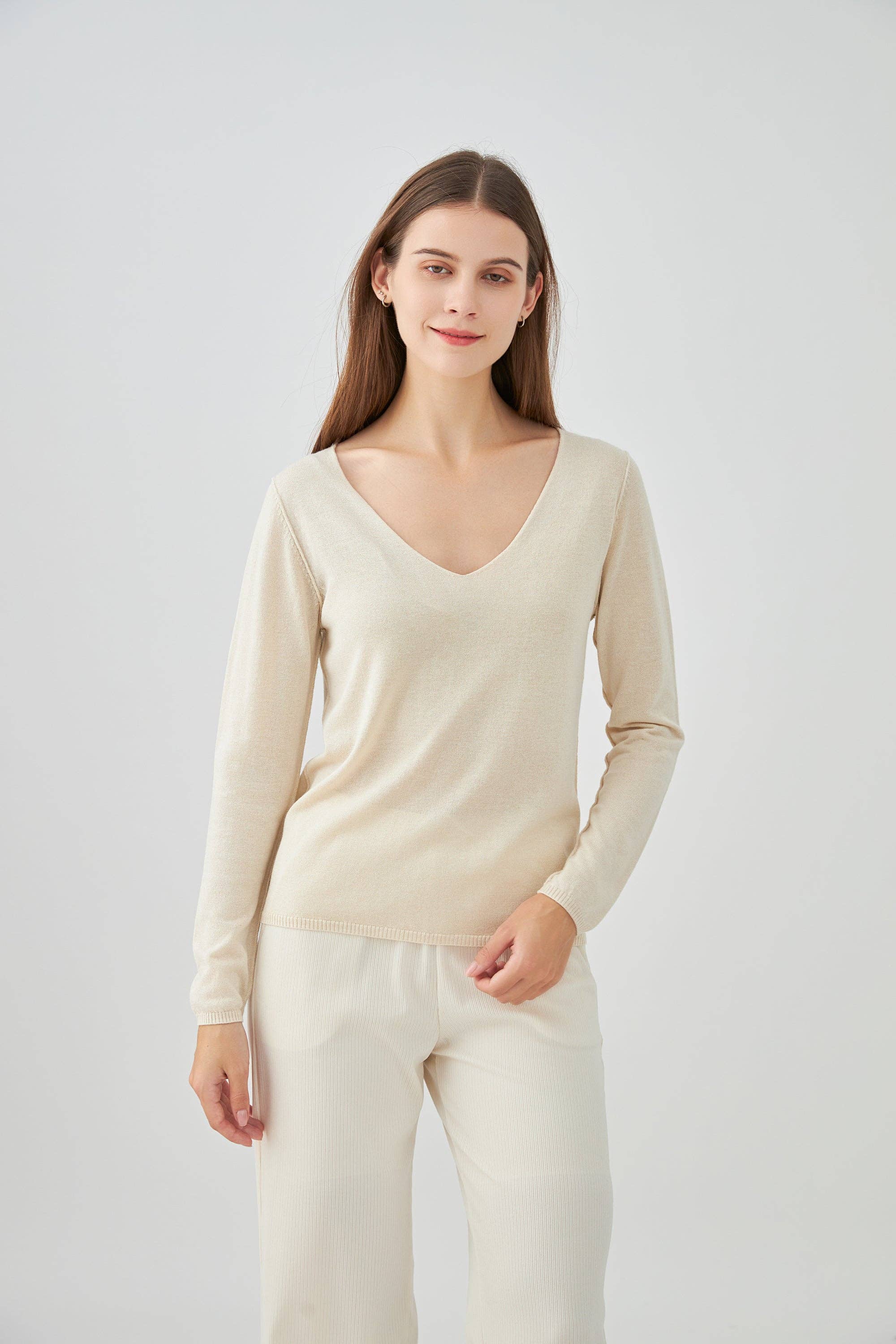 jw.atelier - Wholesale Knit Sweater - Women's - Cashmere silk V-neck sweater2