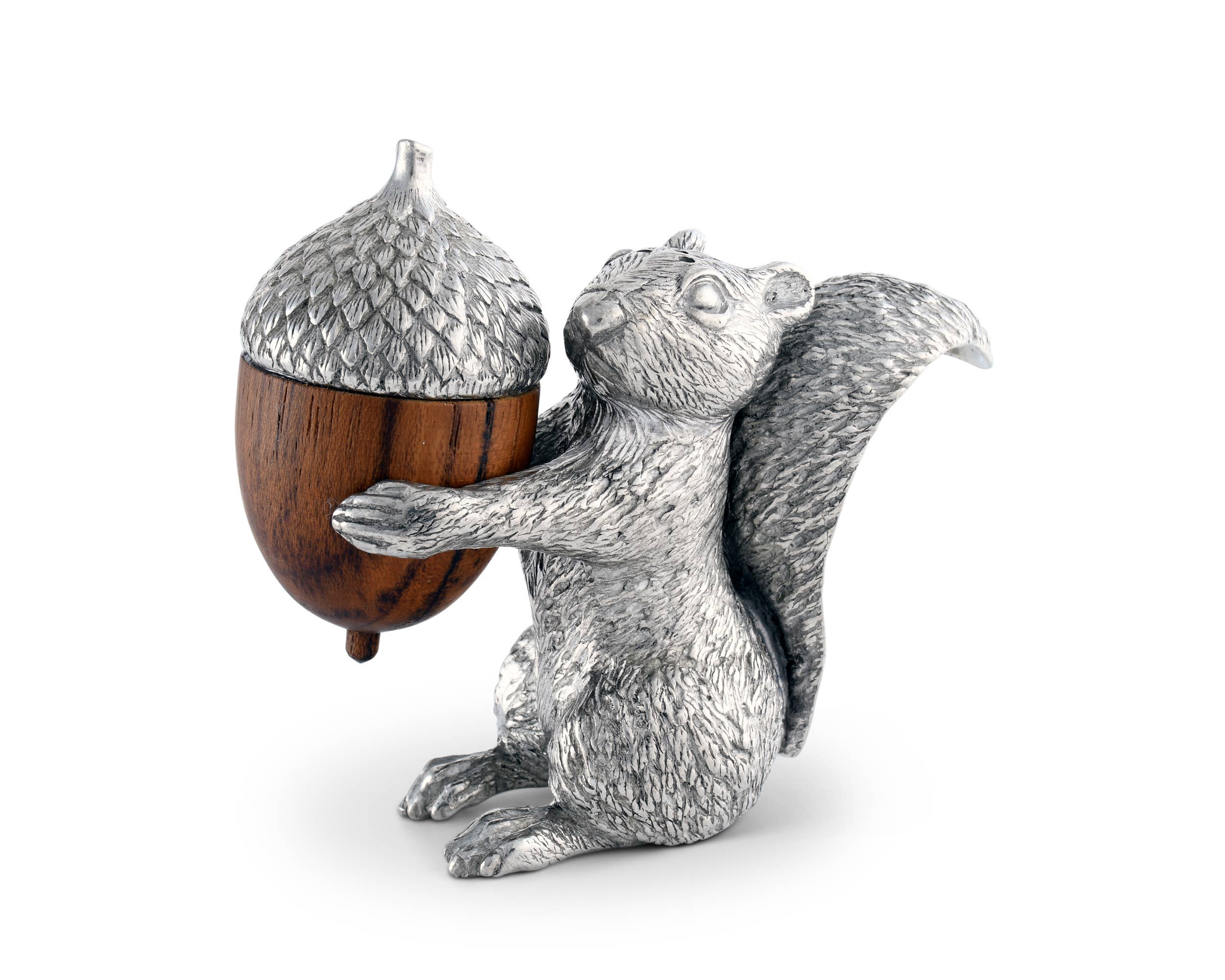 Vagabond House - Wholesale Salt & Pepper Shaker Set - Squirrel with Wood Acorn Salt & Pepper Set1