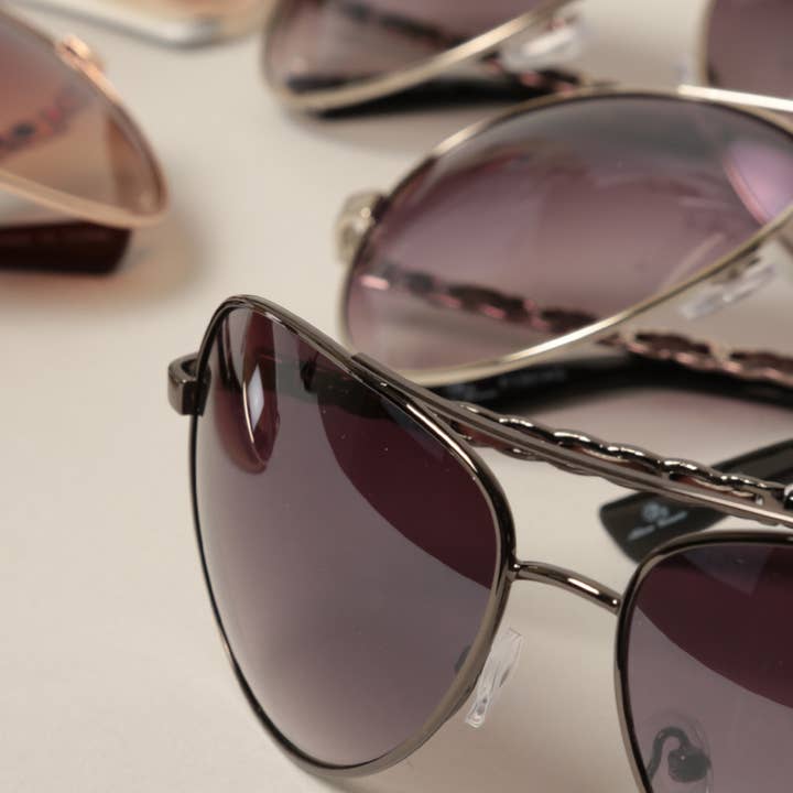 ASSORTED COLOR Women's Chain Detail Aviator Sunglasses for wholesale on Faire2
