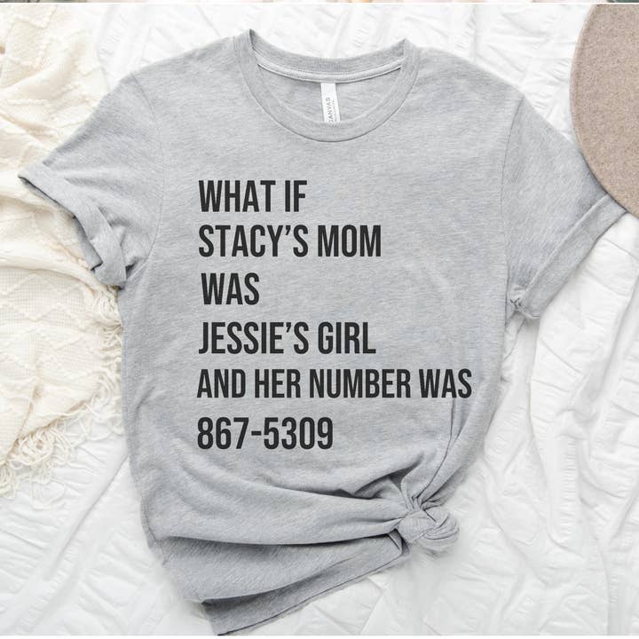 Maglietta grafica vintage della band musicale divertente anni '80 '90 di Stacy's Mom per la vendita all'ingrosso da parte di Par.tees by Party On!