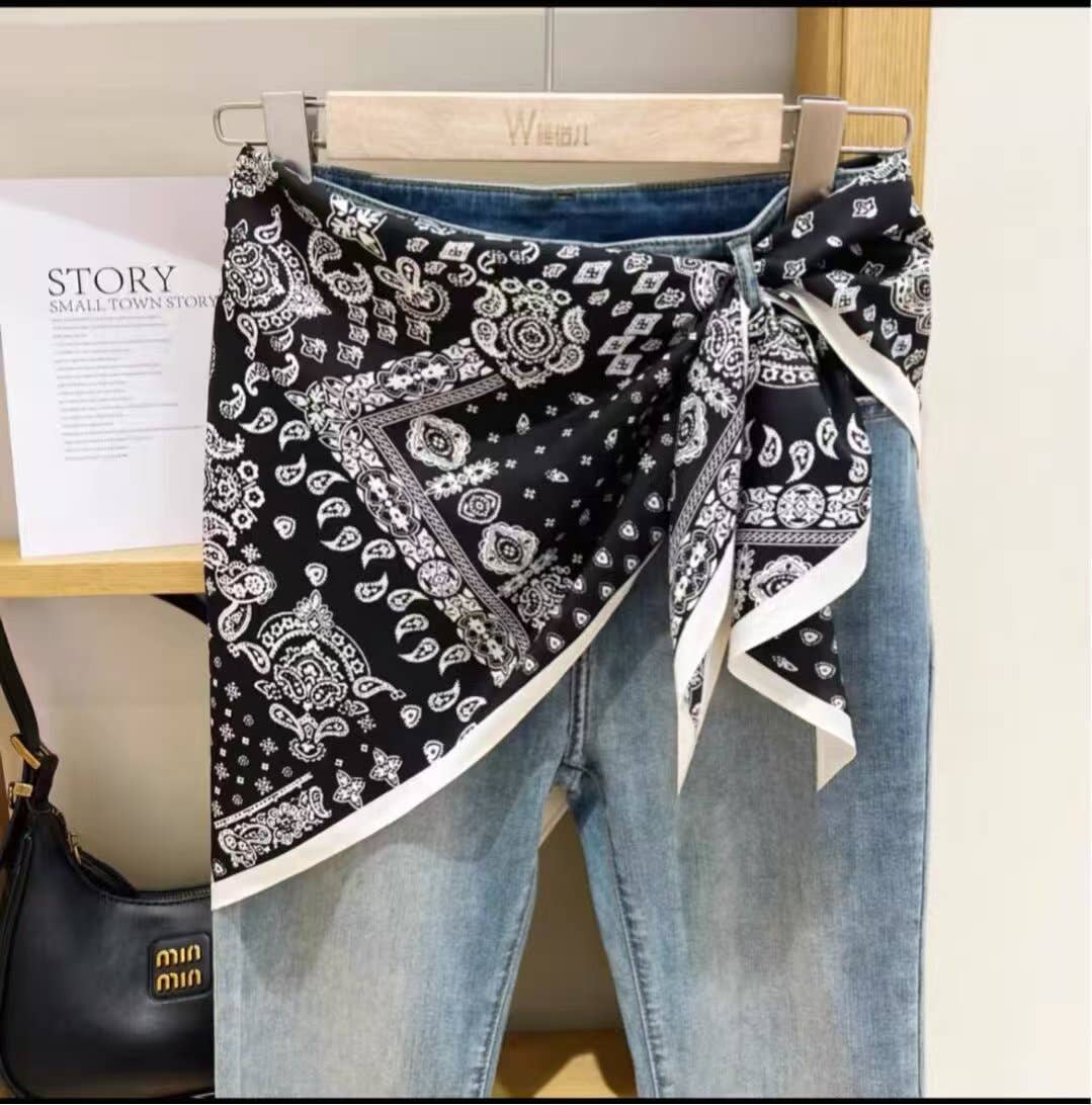 JC Sunny Fashion – wholesale Scarf – Women's – JC023328T Printed Triangle Scarf – Bandana Style Wrap / Shawl11