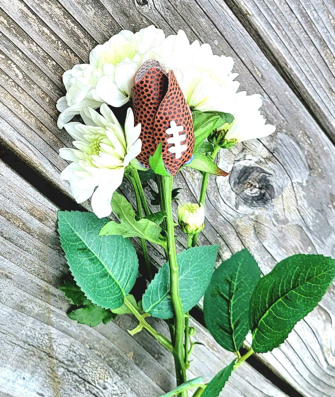 Home Run Accessories - Vendita all'ingrosso Fiori finti - Football Rose, Sport Rose, Matrimonio a tema calcistico, Pallone2