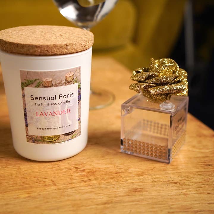 Bougie lavander pour la vente par Sensual Paris