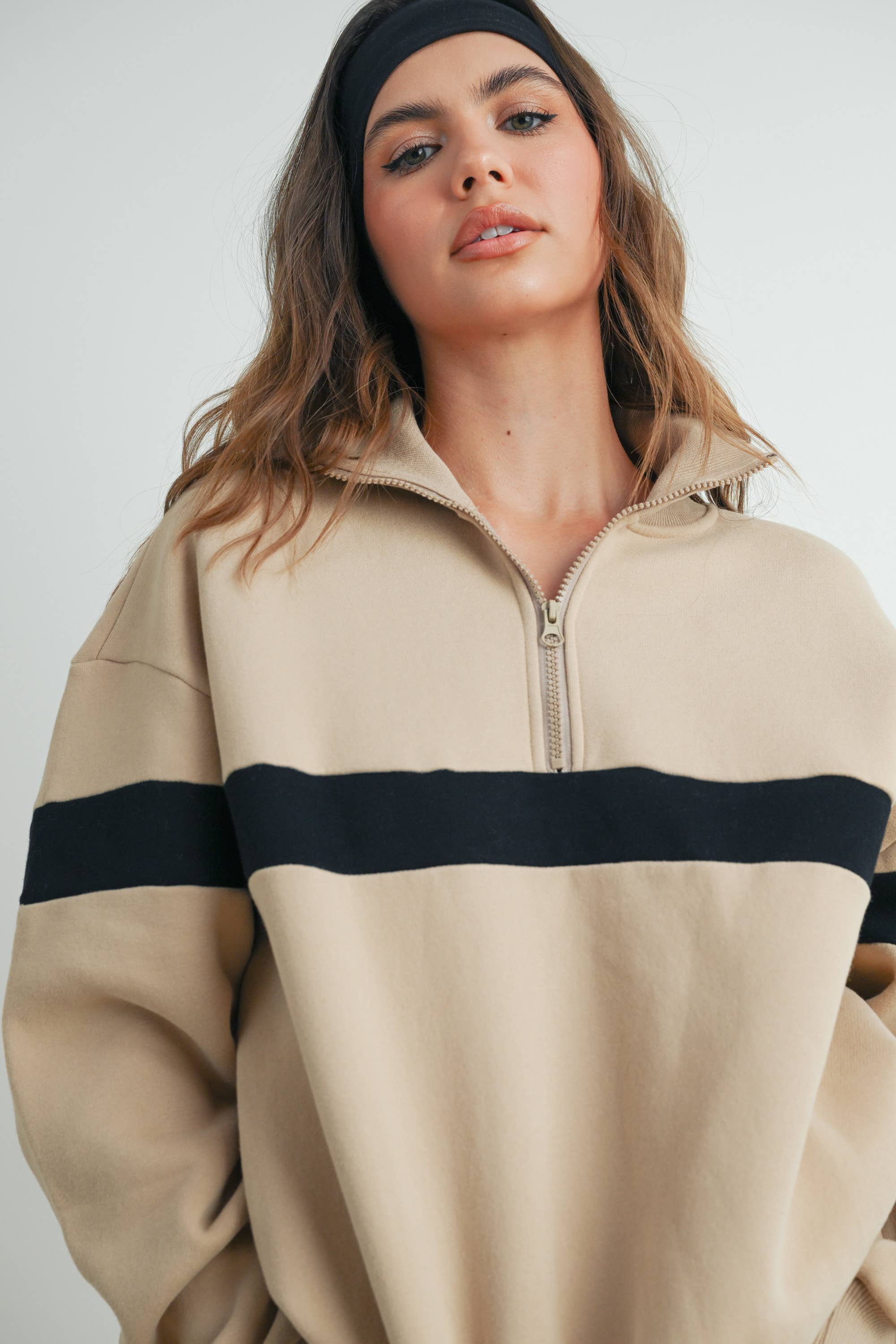 BUTTERMELON - Wholesale Sweatshirt - Women's - Two-Toned Half Zip Collar Sweatshirt - BMT753577