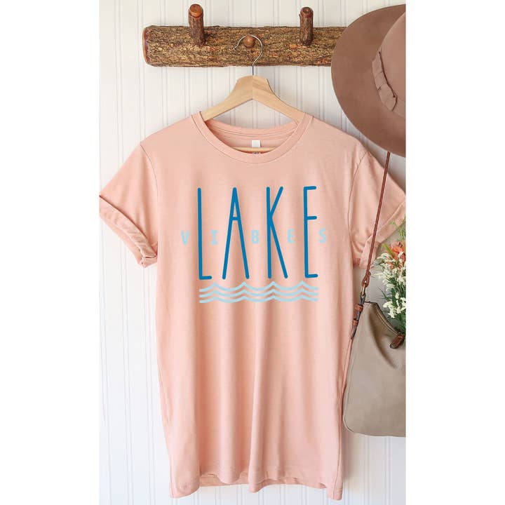 Kissed Apparel - Vente T-shirt sérigraphié – femme - T-shirt graphique d'été Lake Vibes7